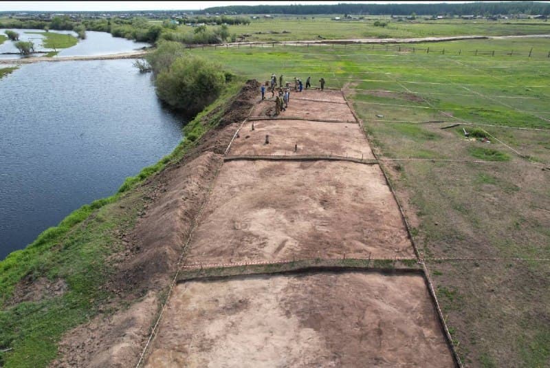 Археологи АНИЦ участвуют в спасательных раскопках якутского поселения XVIII–XIX веков.